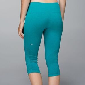 Lululemon In The Flow Crop II